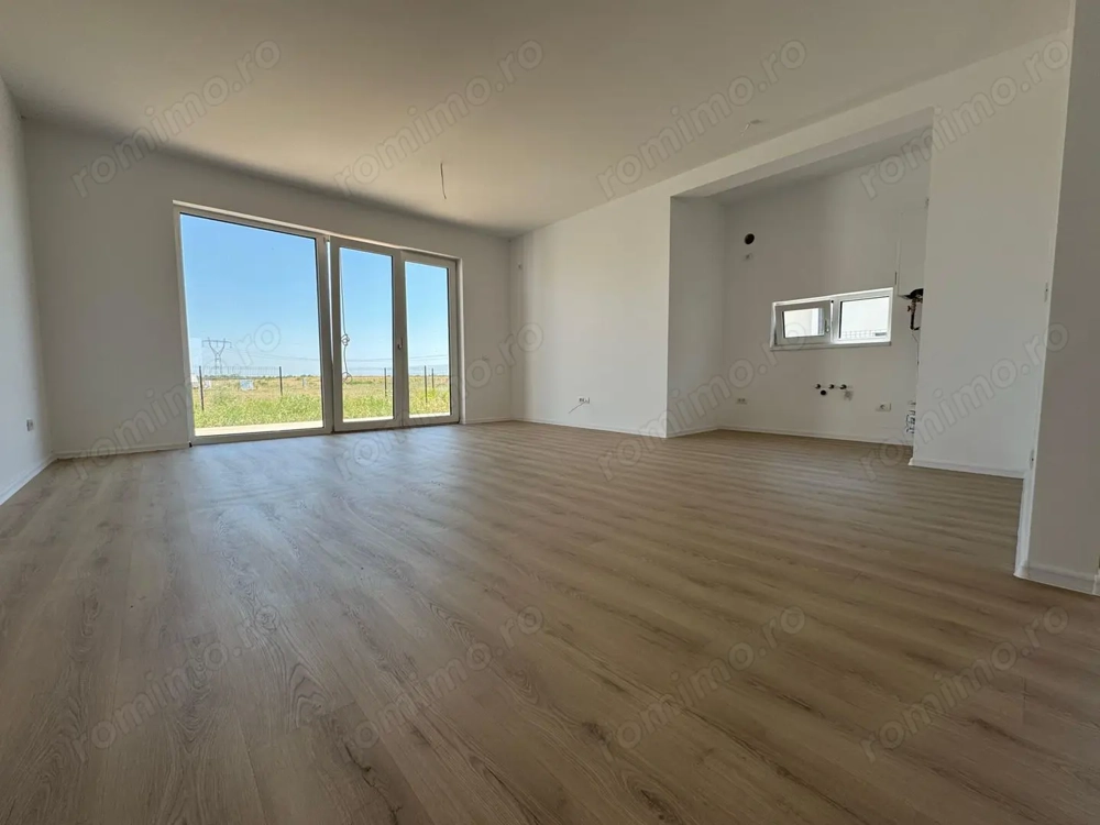 Comision 0% Panouri fotovoltaice. 5 camere. 3 bai. Teren generos