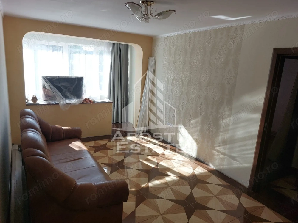 Apartament cu 2 camere, etajul 1, centrala proprie,Sagului