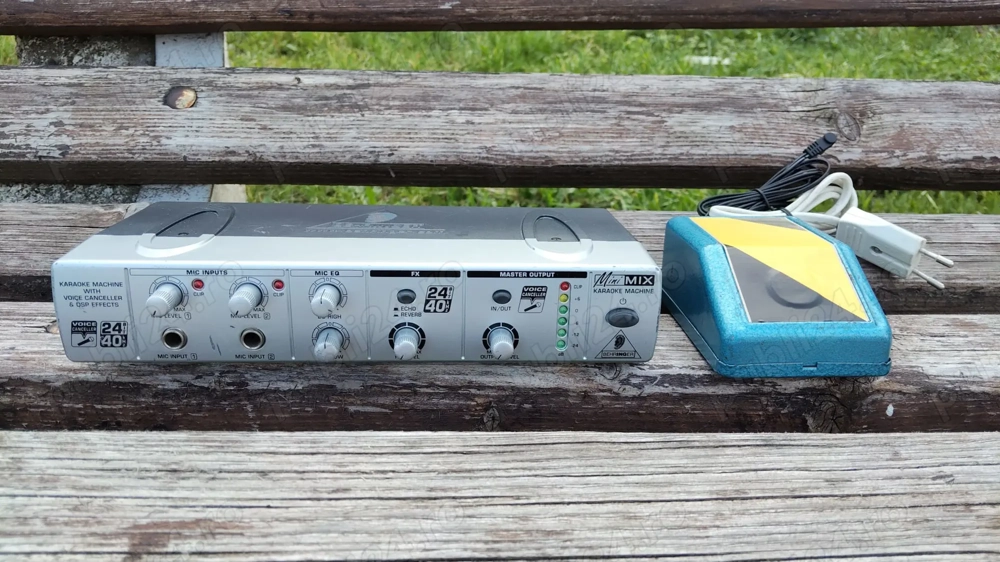 Mixer cu fx (echo si reverb) marca behringer mix800