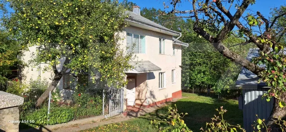 Casa cu etaj, 160 mp utili, 1352 mp teren, zona Burdujeni