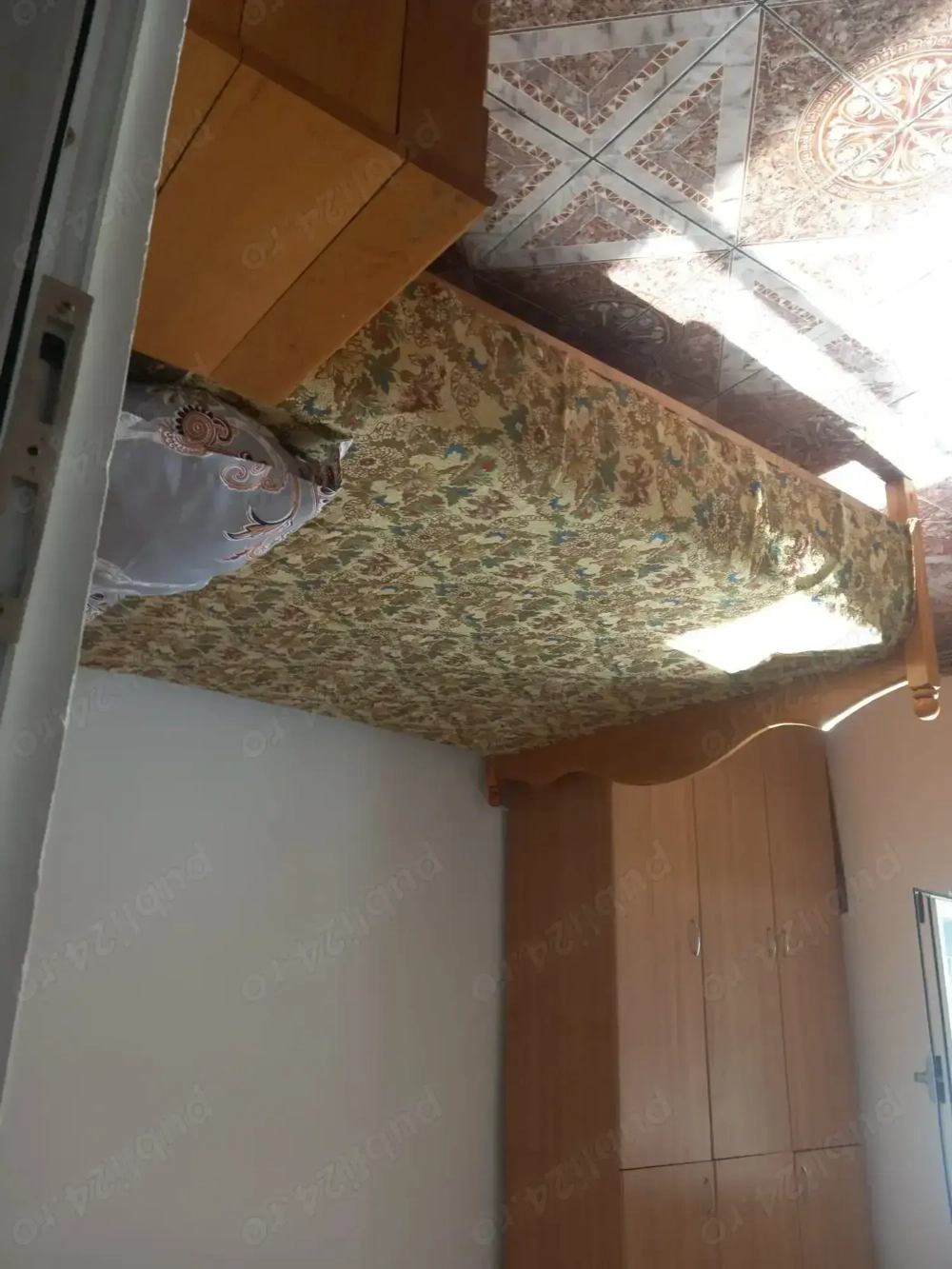 Închiriez apartament 3 camere 