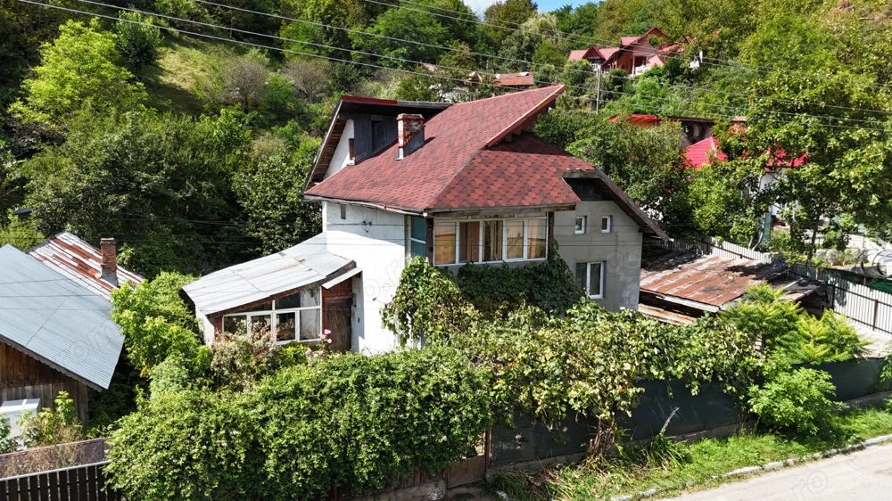 Casă de vânzare zona centrala langa magazinul Penny Brezoi Casă de vânzare zona centrala langa magazinul Penny Brezoi