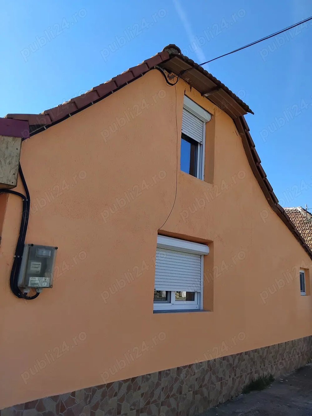 Casă de locuit cu mansardă + teren - Buteni, jud. Arad