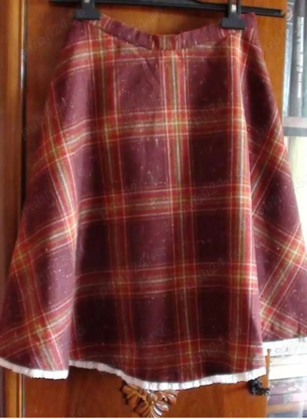 Fusta unicat ,din stofa cu lina