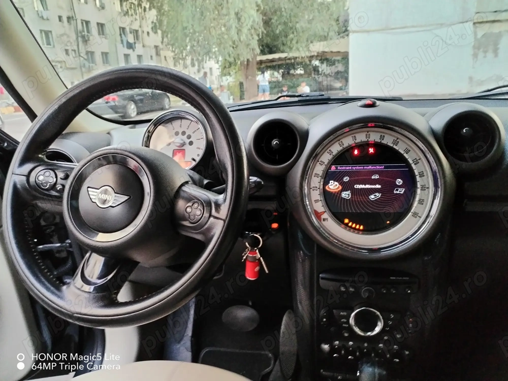 Mașină minicooper country Man 2012