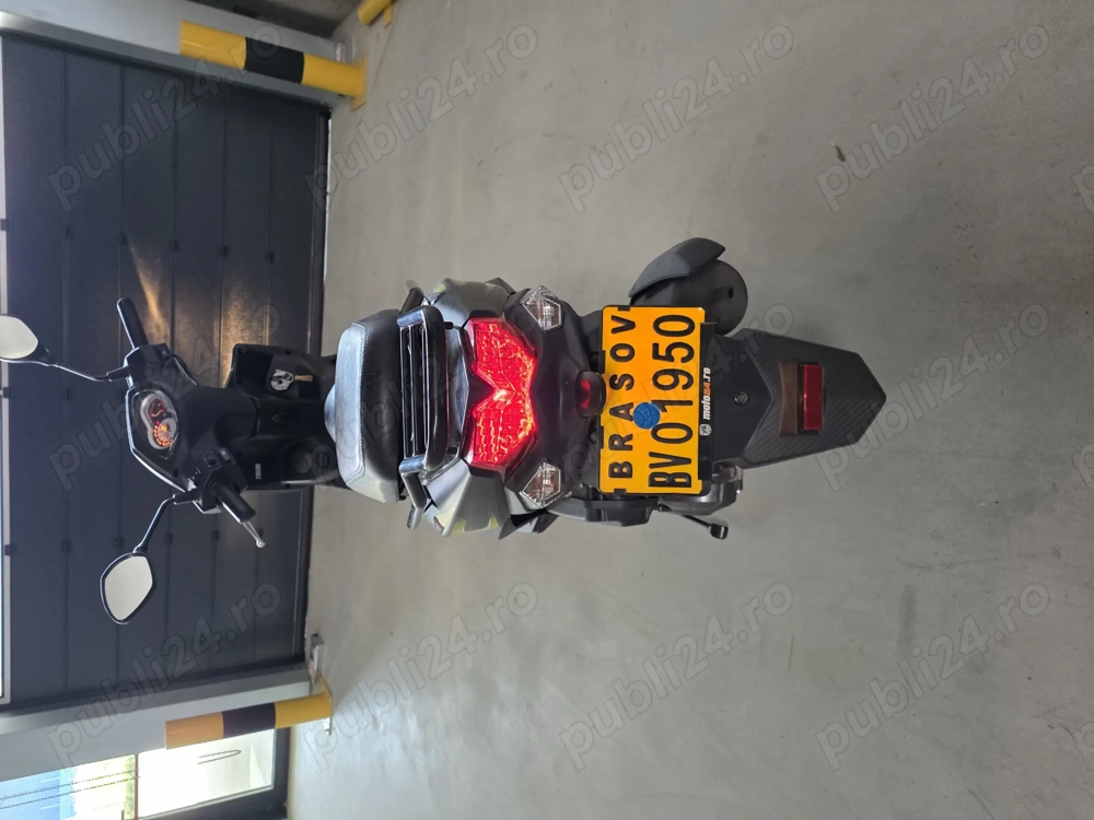 Vând  scuter SYM 50 cmc Vând  scuter SYM 50 cmc