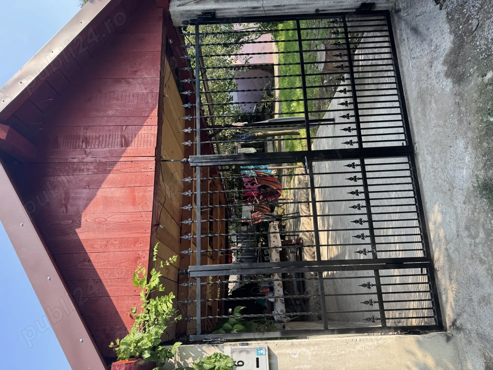 Casă de vânzare la țară 