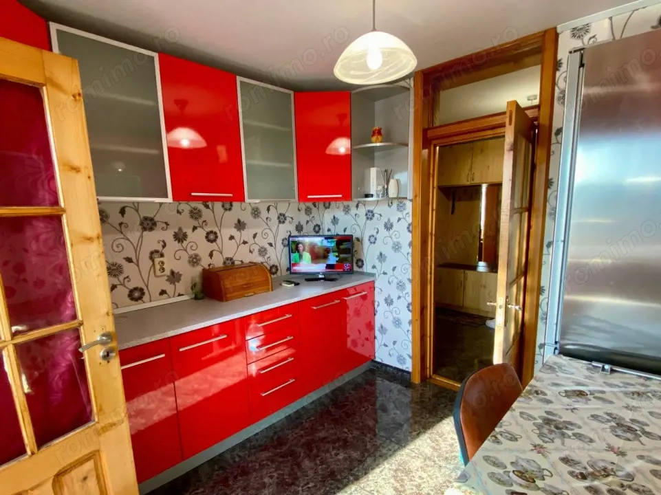 Apartament 2 camere situat in Str. Decebal-Bd. Daciei, cu Garaj