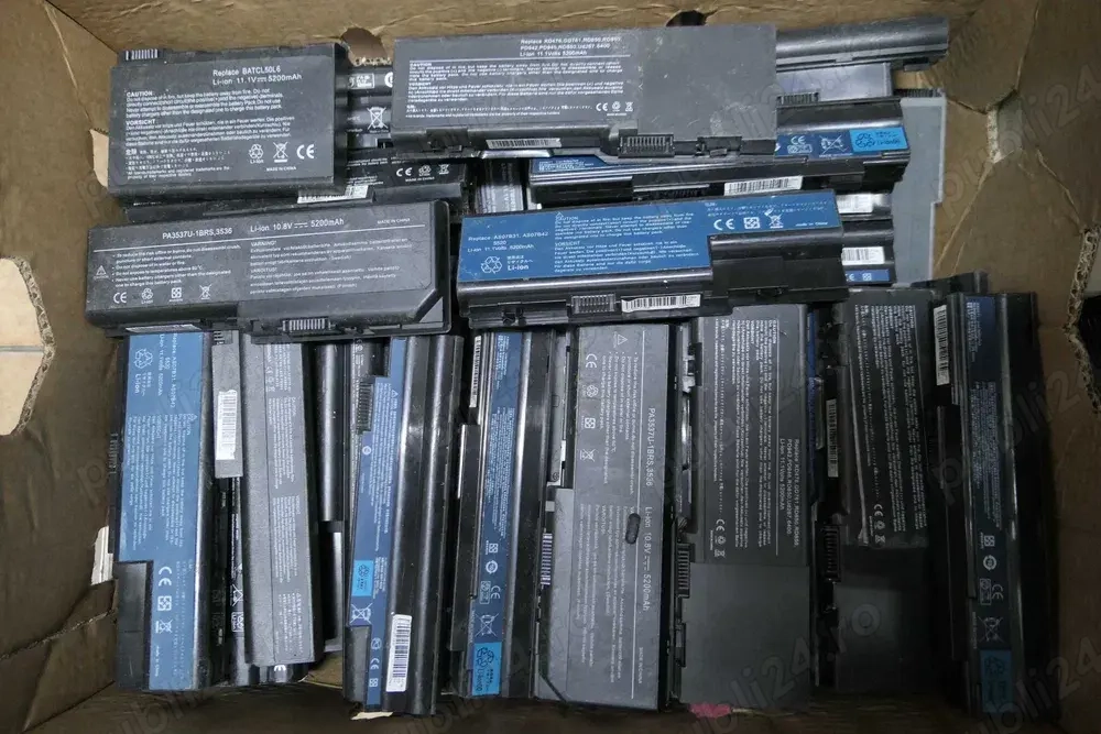Lot de Baterie Baterii de Laptop 6 8 Acumulatori 9 10 12 Elementi Dell Hp Asus Acer Lenovo etc.