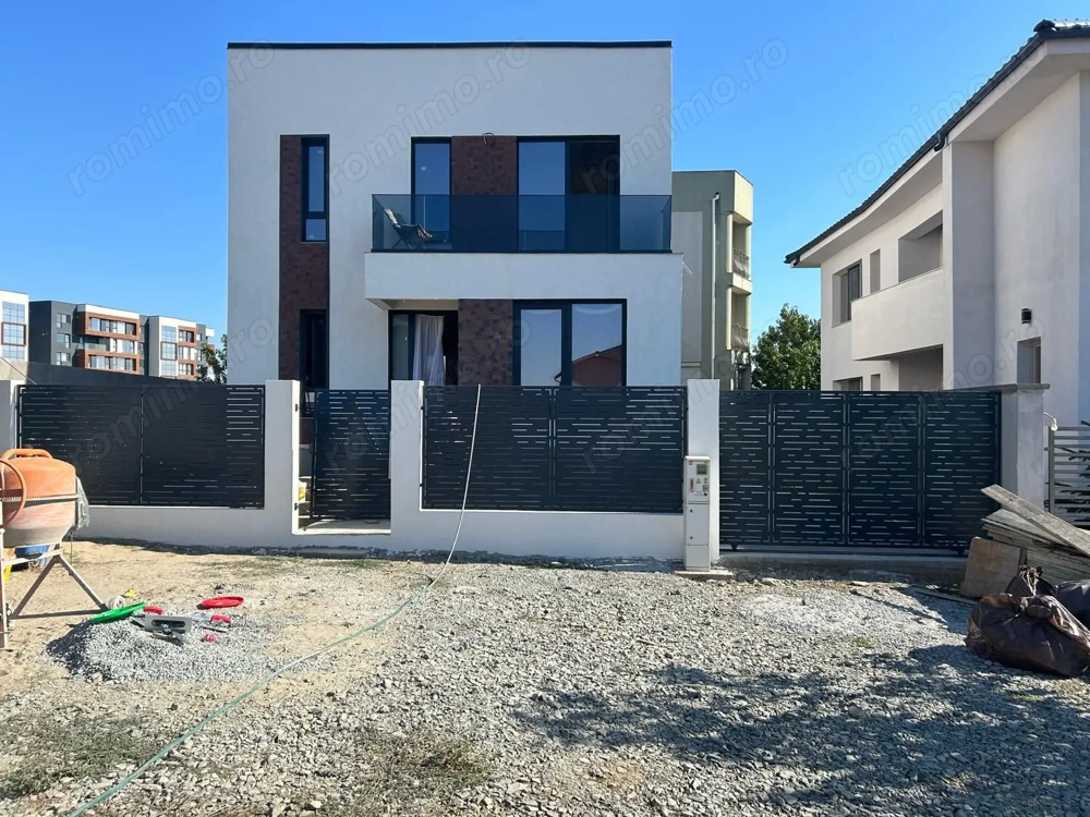 Casa de vanzare zona Carrfour