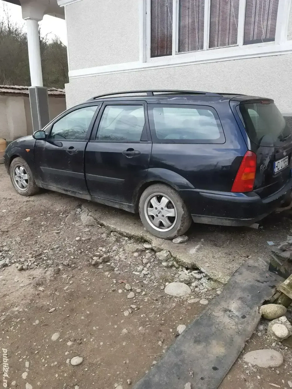 Vand , pentru rabla  Ford focus 1.6 benzina!