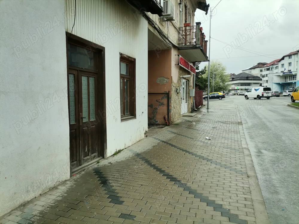 Casa 2 camere  teren magazie pt spațiu comercial, birouri, intrea din stradă, zona centrala, în rate