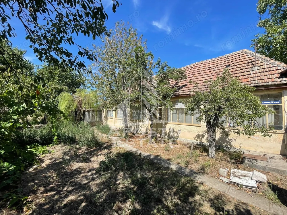 Casa cu teren 3407 mp, de vanzare, Seceani, 26 km de Timisoara.