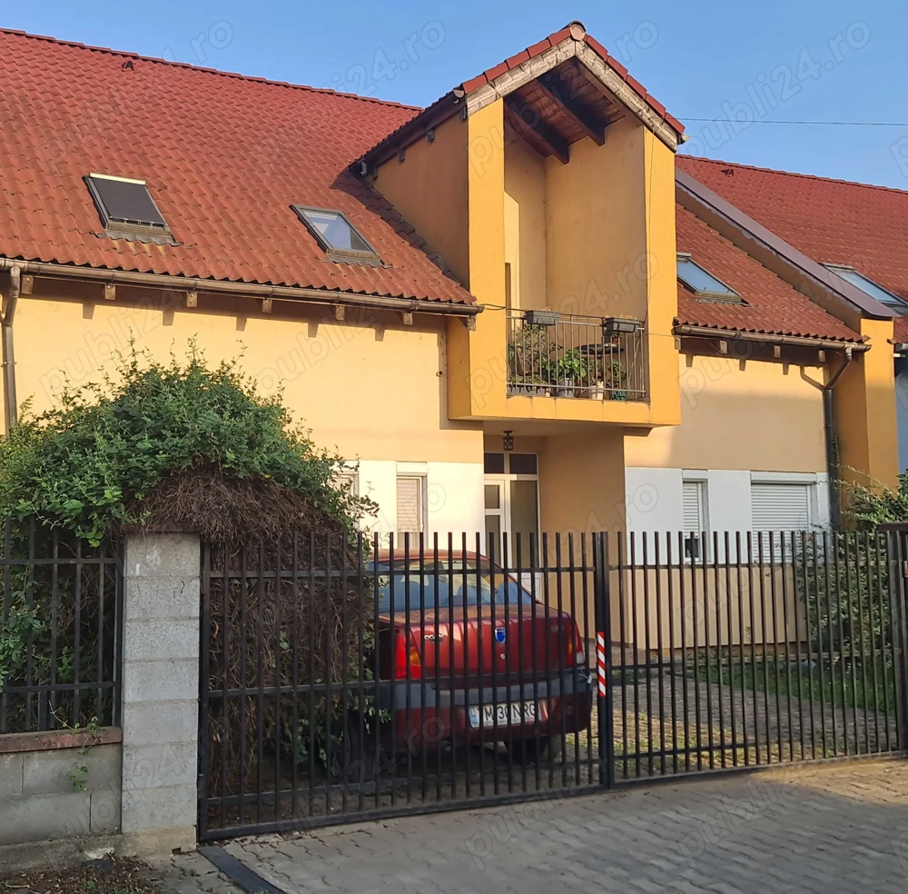 Triplex cu acces din 2 fronturi,parter,mansardă înaltă+pod,175mp,teren 300mp