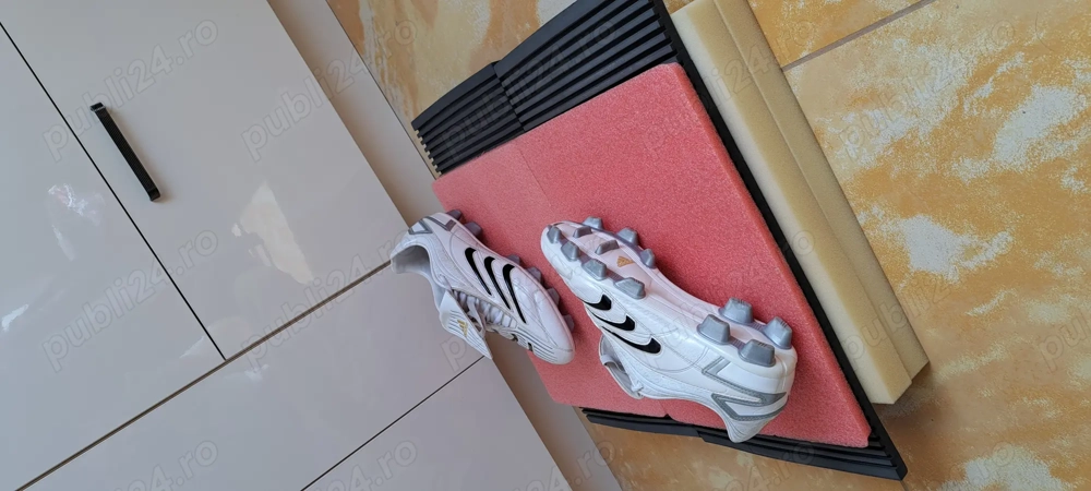 Ghete unisex Adidas 43