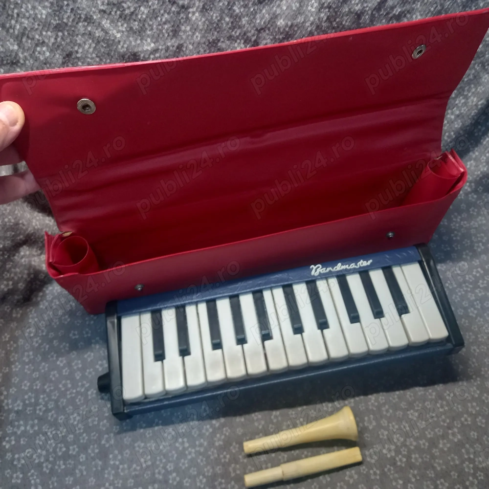 clavietă BANDMASTER   Weltmeister cu 2 muștiucuri, Germania(RDG) 1970-1980 (180-150 lei)