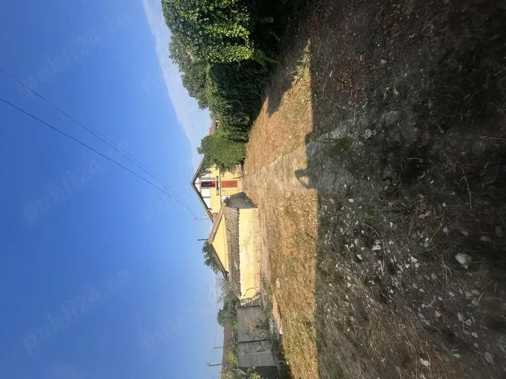 Casă cu teren generos   414 m    ideală pentru renovare și personalizare