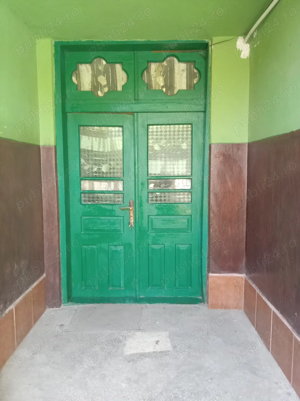 Casa de vânzare, se vinde,  doar apartamentul de la parter.