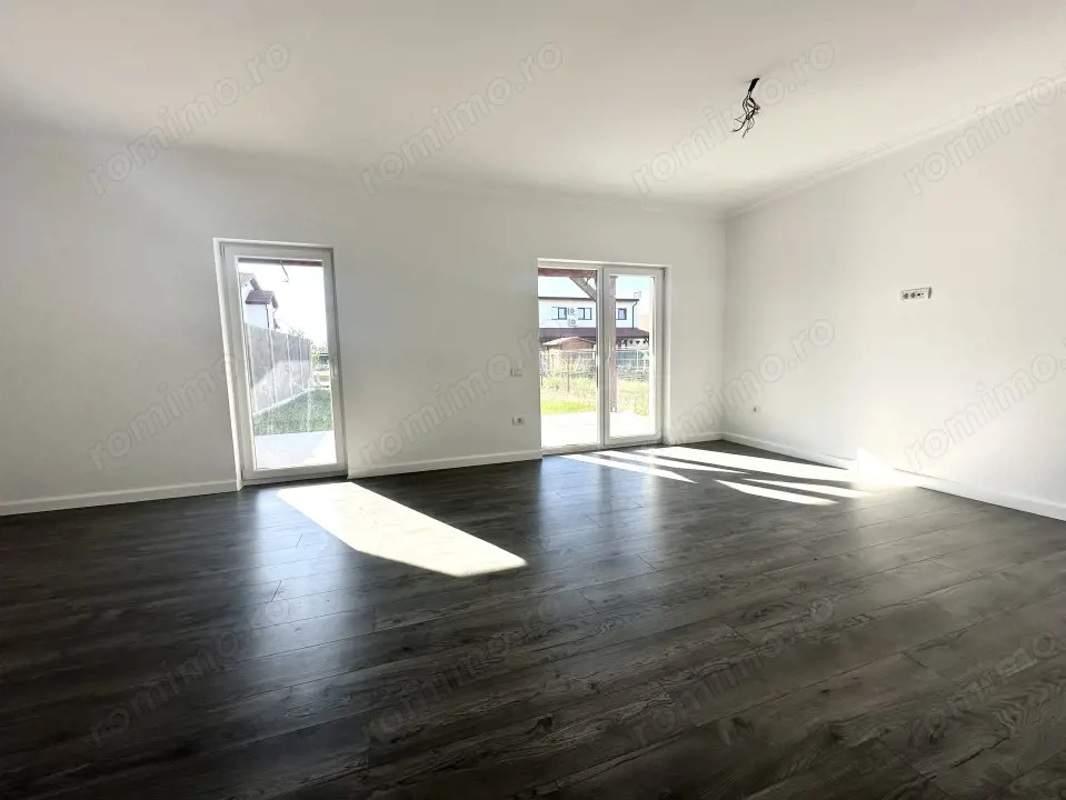 Duplex elegant, 4 camere, 112 mp utili, 280 mp teren - Covaci 