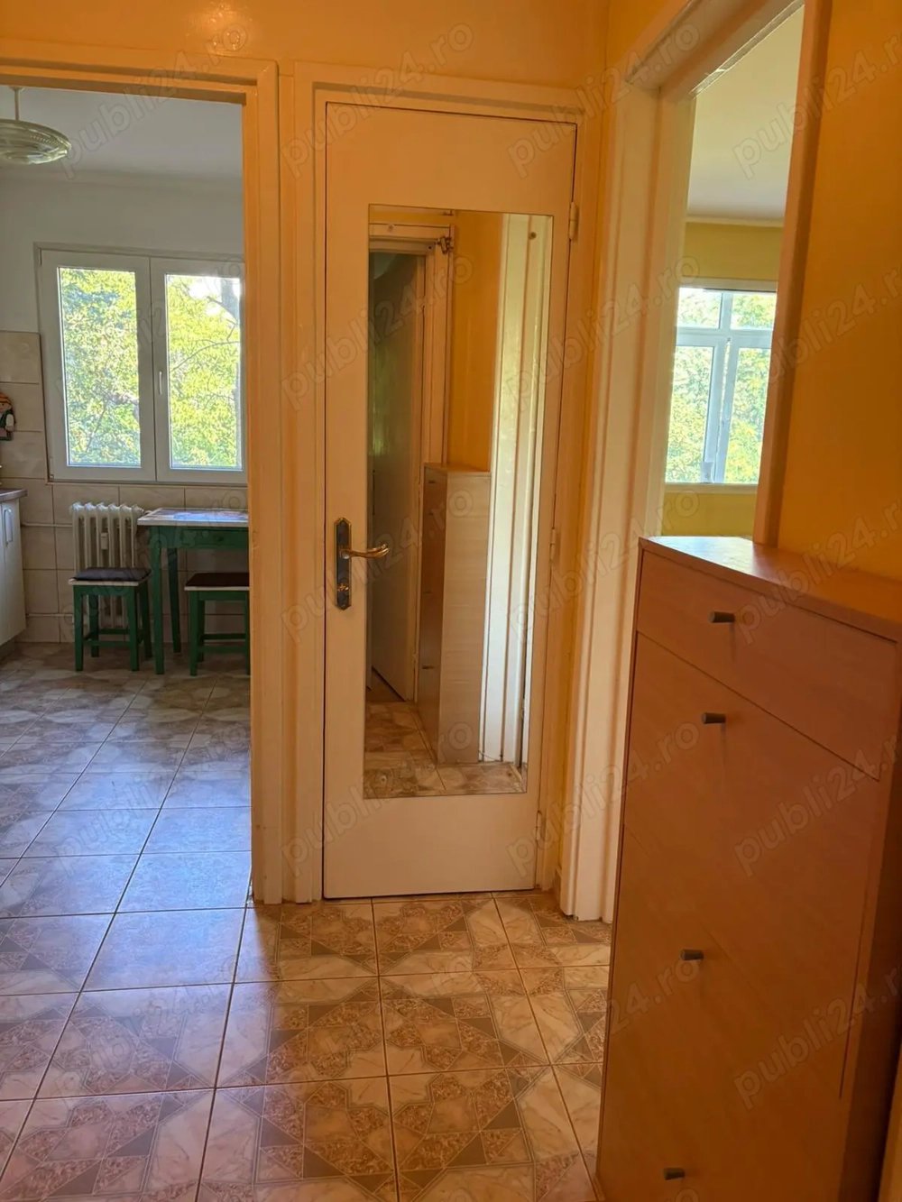 Apartament 3 camere de vanzare