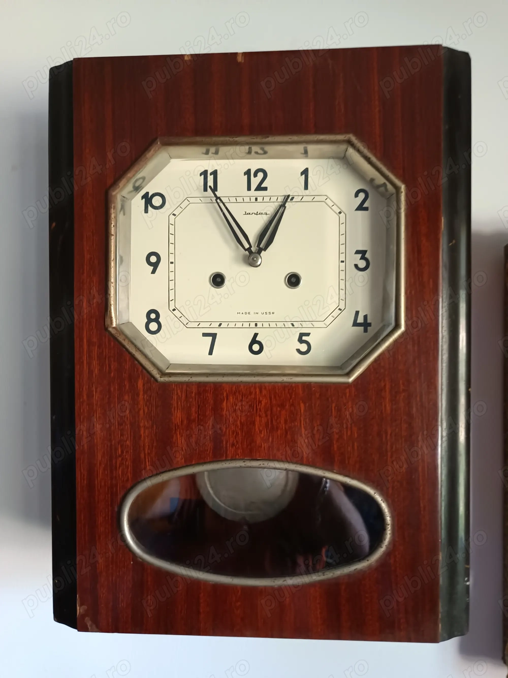 Vând ceas cu pendulă made in URSS