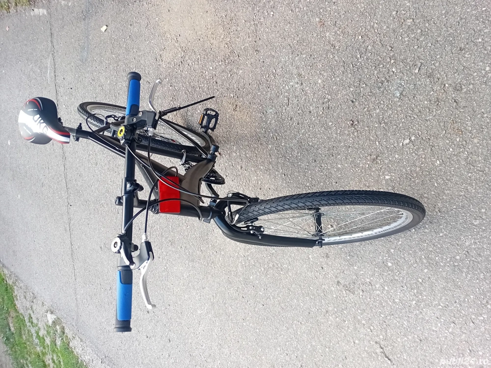 Bicicleta cu roti pe 26 facut schimbat tot nou gresat mai multe detalii la telefon 