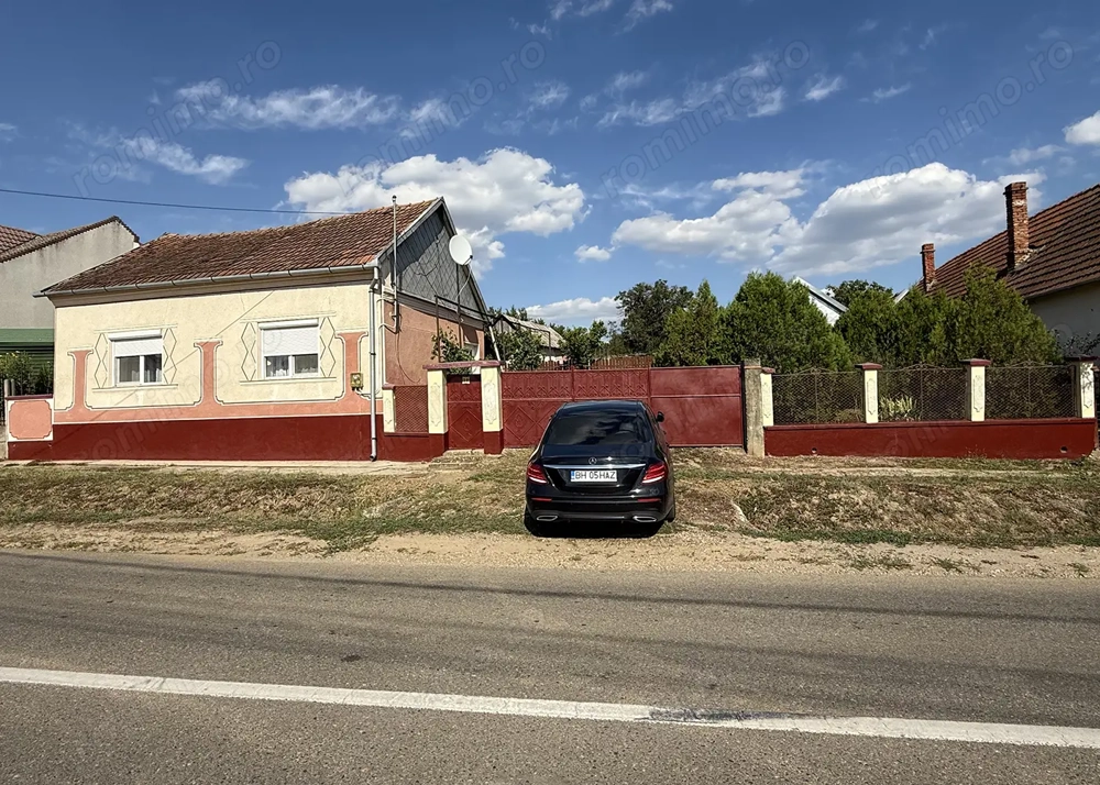 Casa cu teren 8000 mp. - Cetariu - IMOBIHOR 