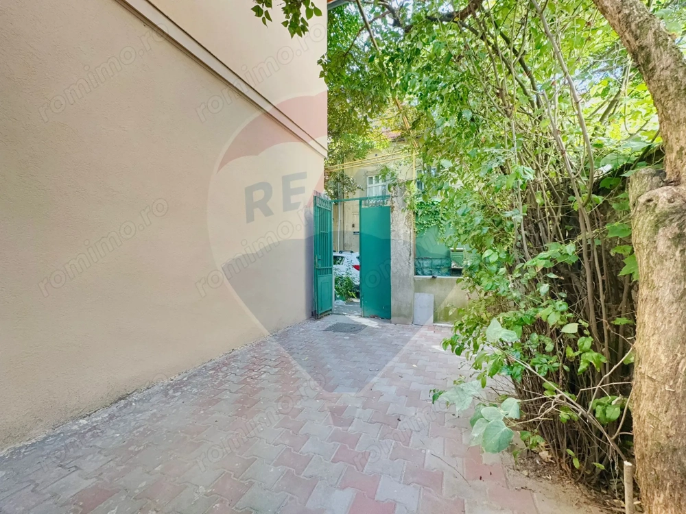 Apartament cu 3 camere de vânzare în zona Elisabetin