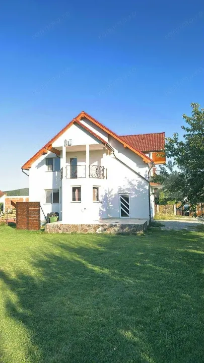 Casă spațioasă cu teren generos, Unirea – 28 ari, 230 mp utili