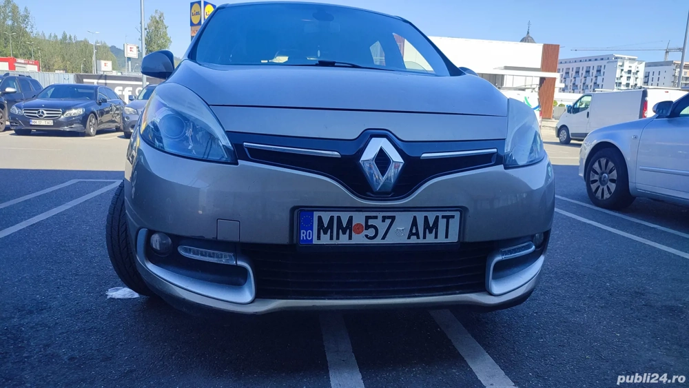 Renault Grand Scenic 7 locuri 1.5 dci 2014 Renault Grand Scenic 7 locuri 1.5 dci 2014
