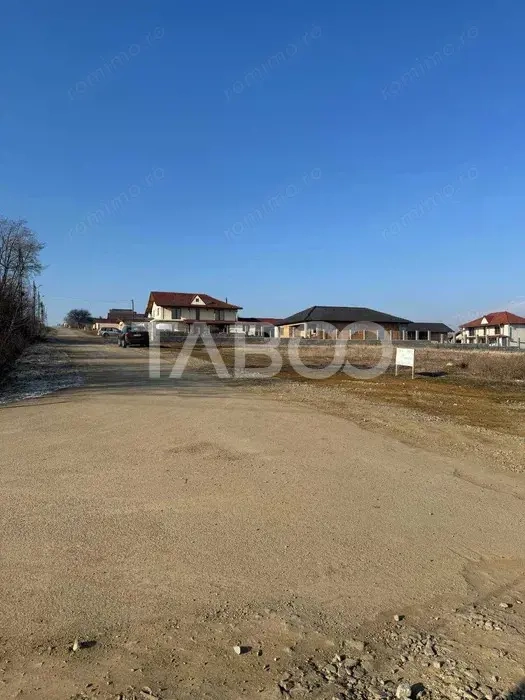 Teren intravilan in Daia Noua gata de construit casa - drum asfaltat