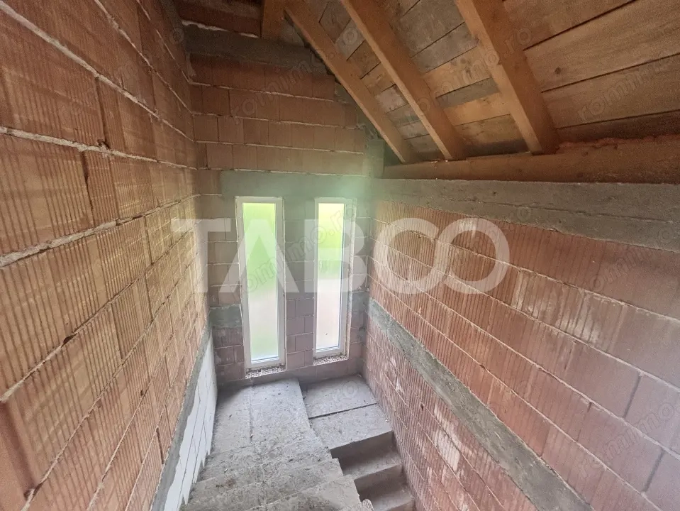 Casa individuala constructie 2024 de vanzare cu 4 camere in Sura Mare