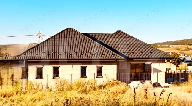 Casa plan parter in Cornesti - Miroslava