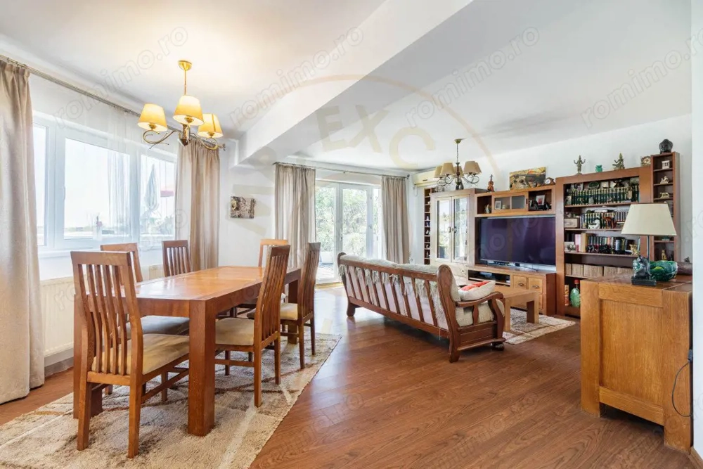 Clădire Modernă, Ideală pentru Locuință sau Afacere, cu Terasă Panoramică