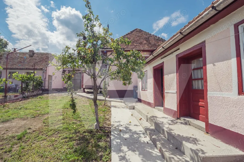 Casă individuală cu teren generos și vedere panoramică | Alămor, jud. Sibiu