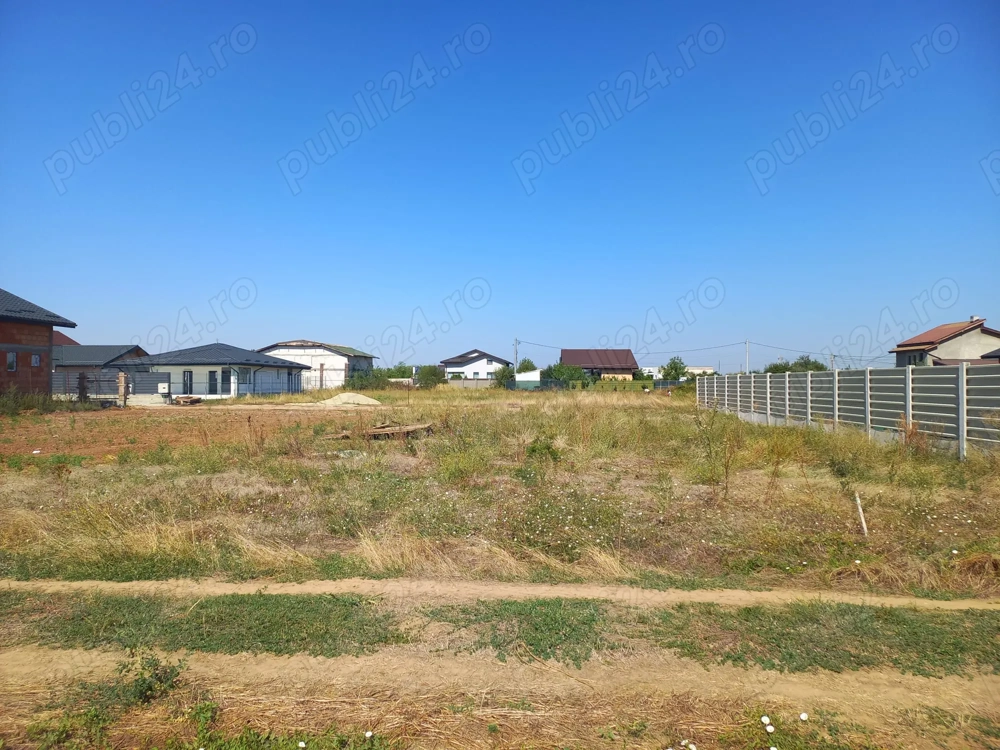 Particular vând teren intravilan 
