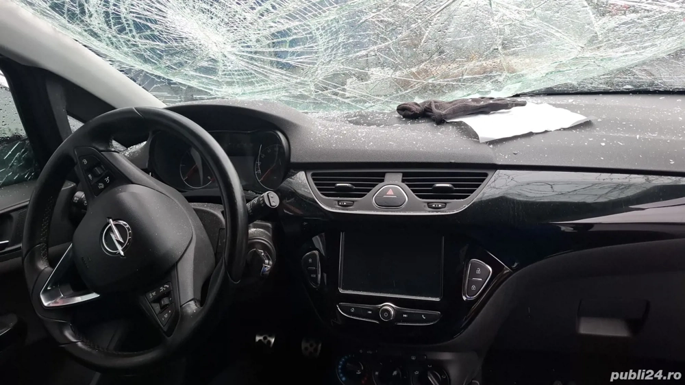 dezmembrez opel corsa e