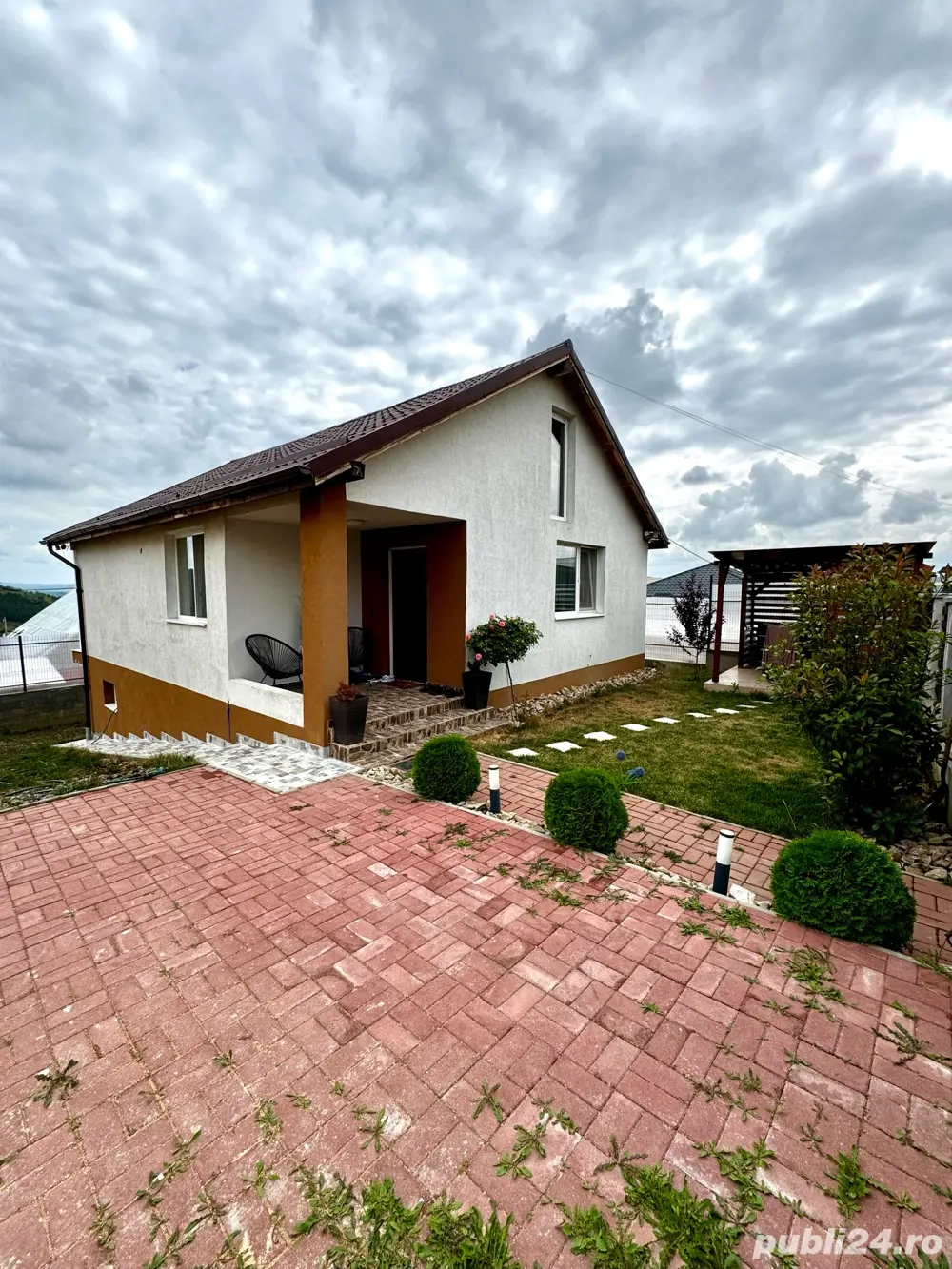 Casă individuală de vânzare