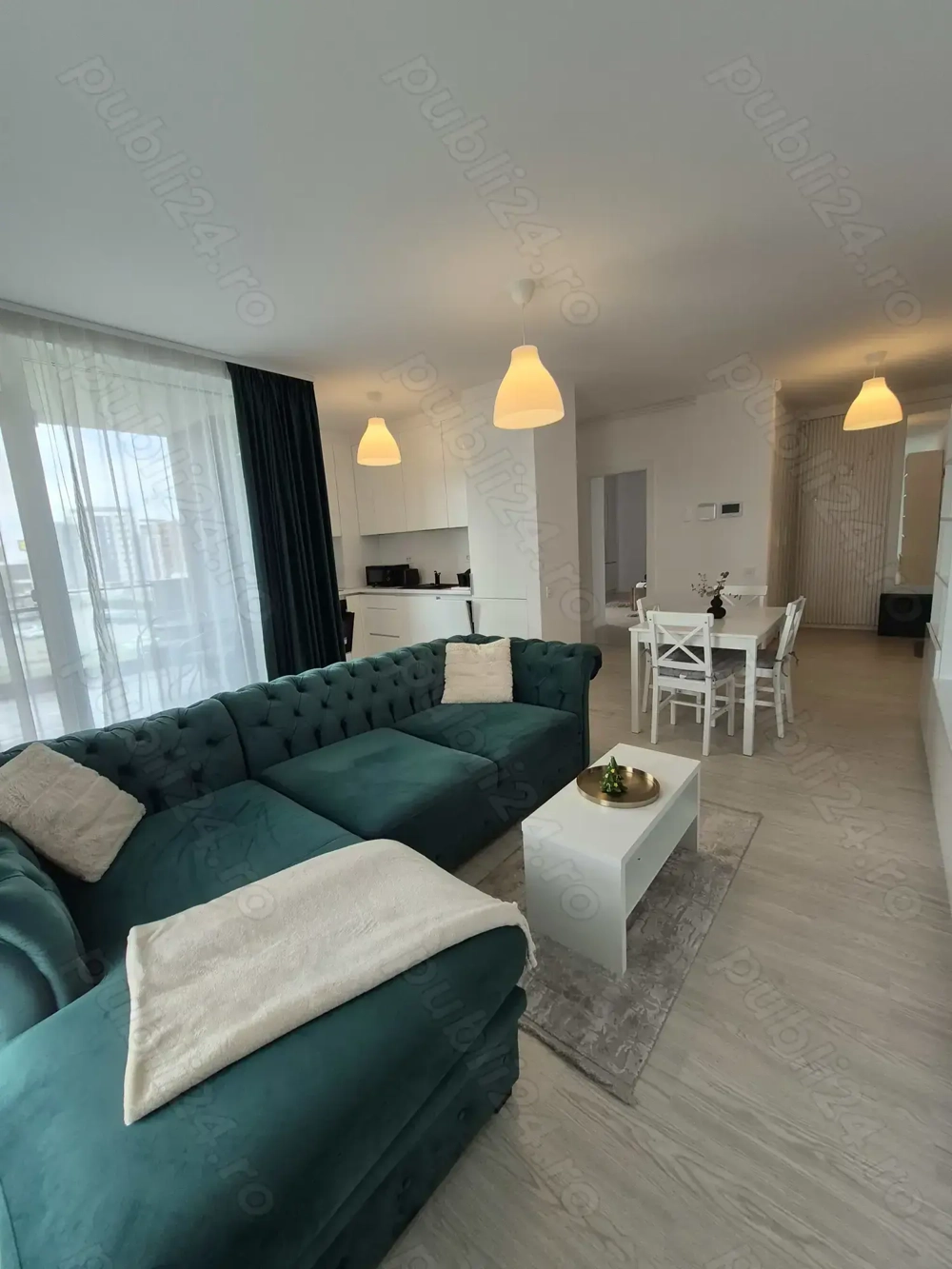 Proprietar închiriez apartament lux 2camere 58 mp cu garaj Torontal zona foarte buna 