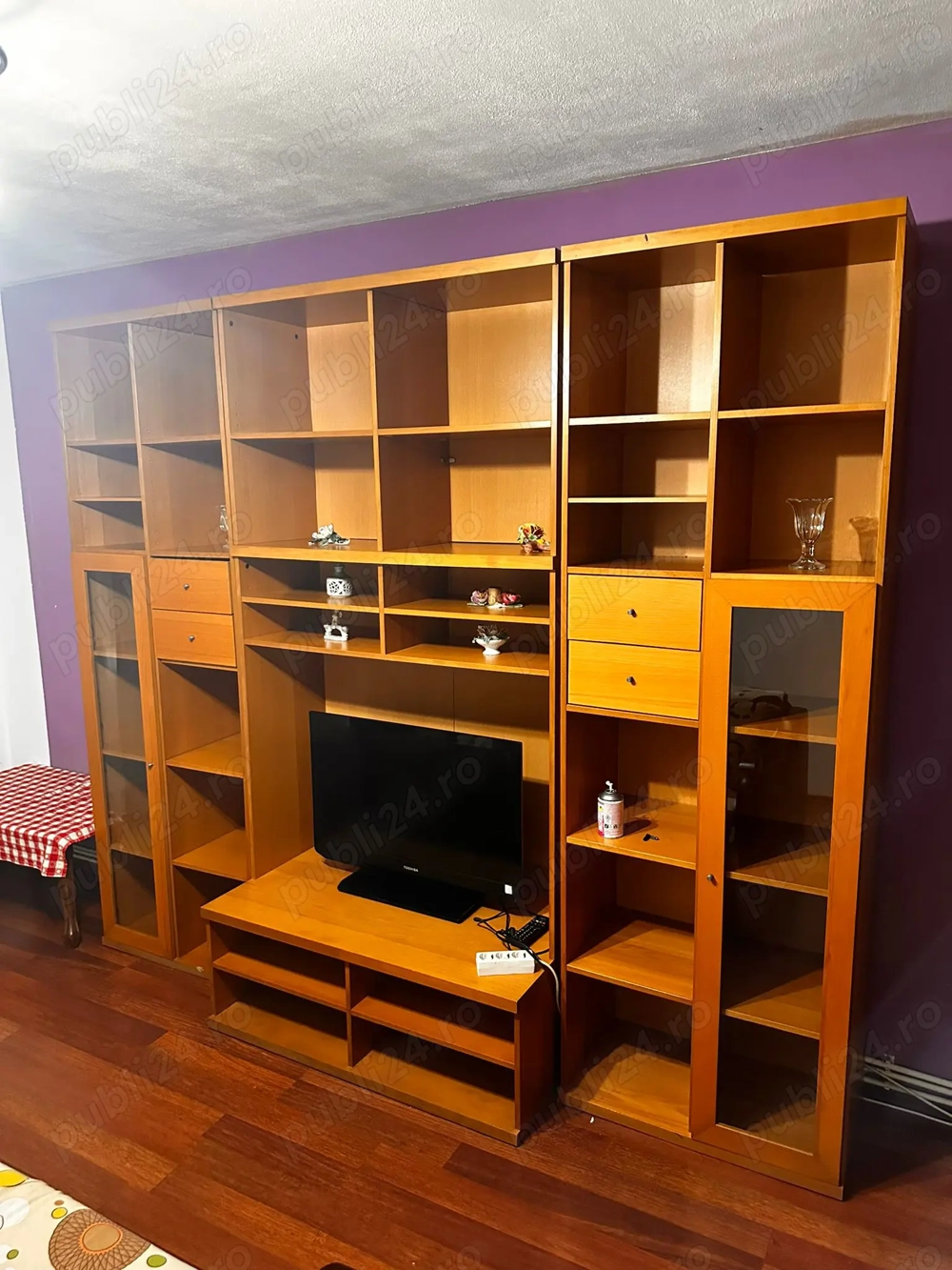 Biblioteca  pentru  sufragerie 