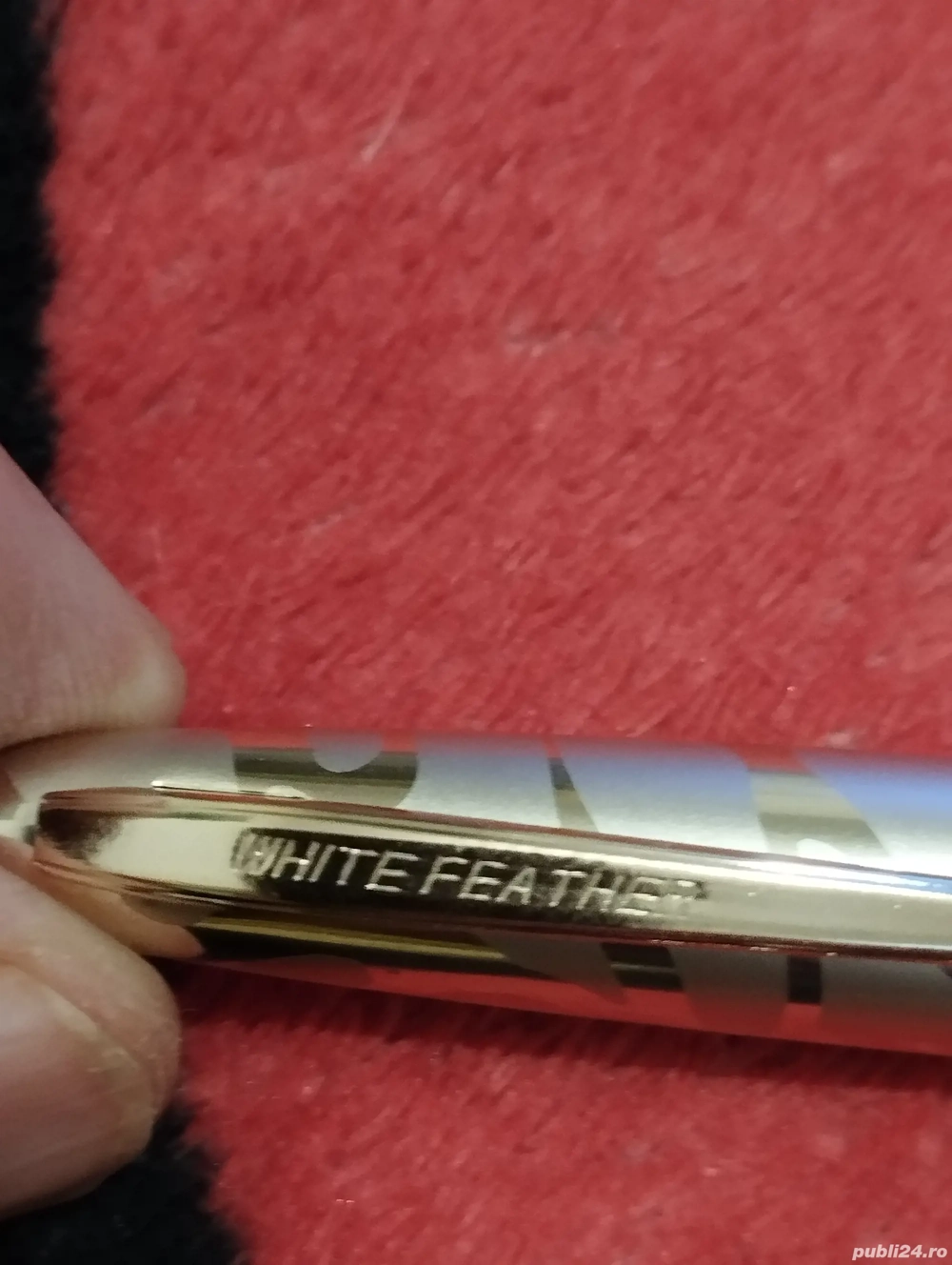 Vand Stilou   White Feather