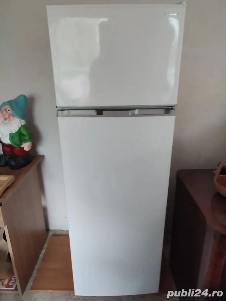 Vanzare frigider Sharp 