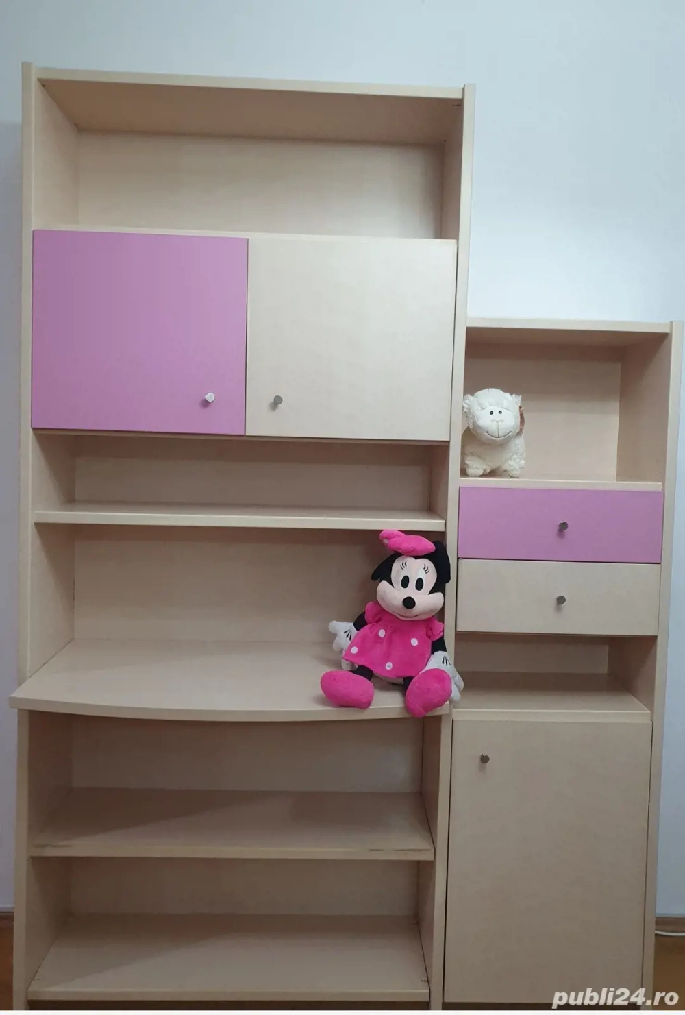 Vand biblioteca vesela cu birou incorporat pentru fete