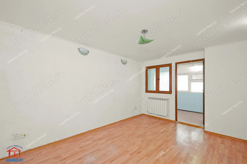 Spatiu comercial parter de bloc BR-uri Agentia de Voiaj