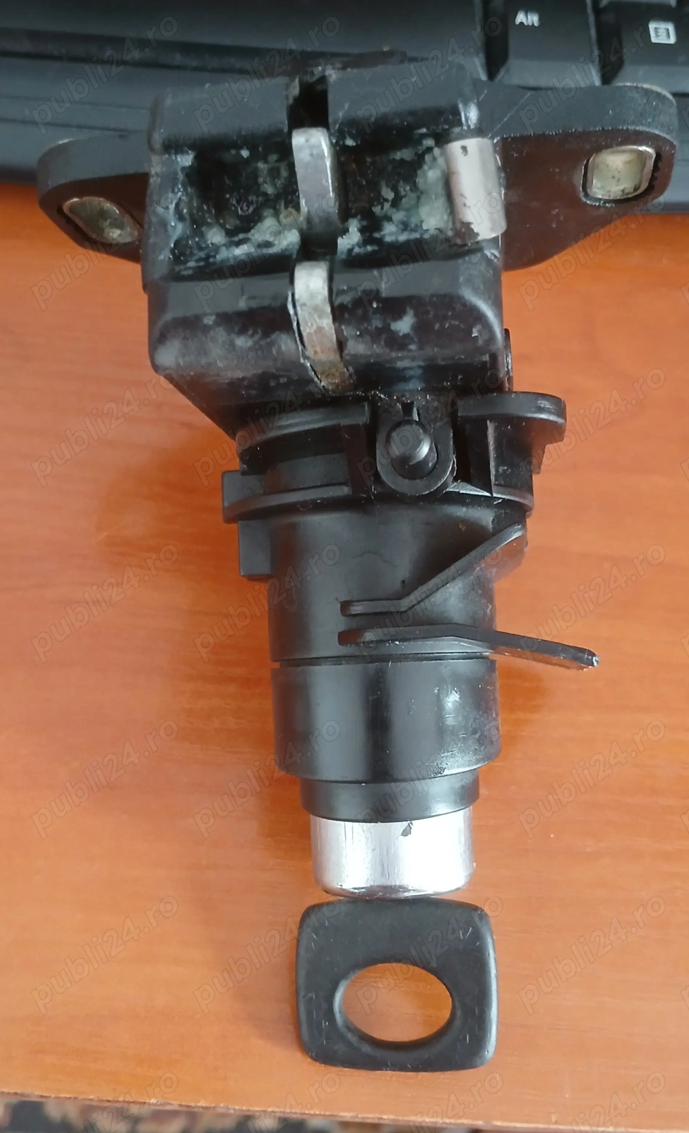 Incuietoare portbagaj cu cheie Mercedes W124