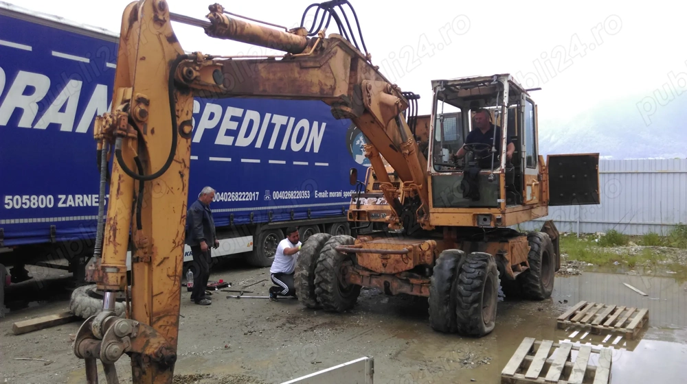 Excavator Liebherr A902 dezmembrat