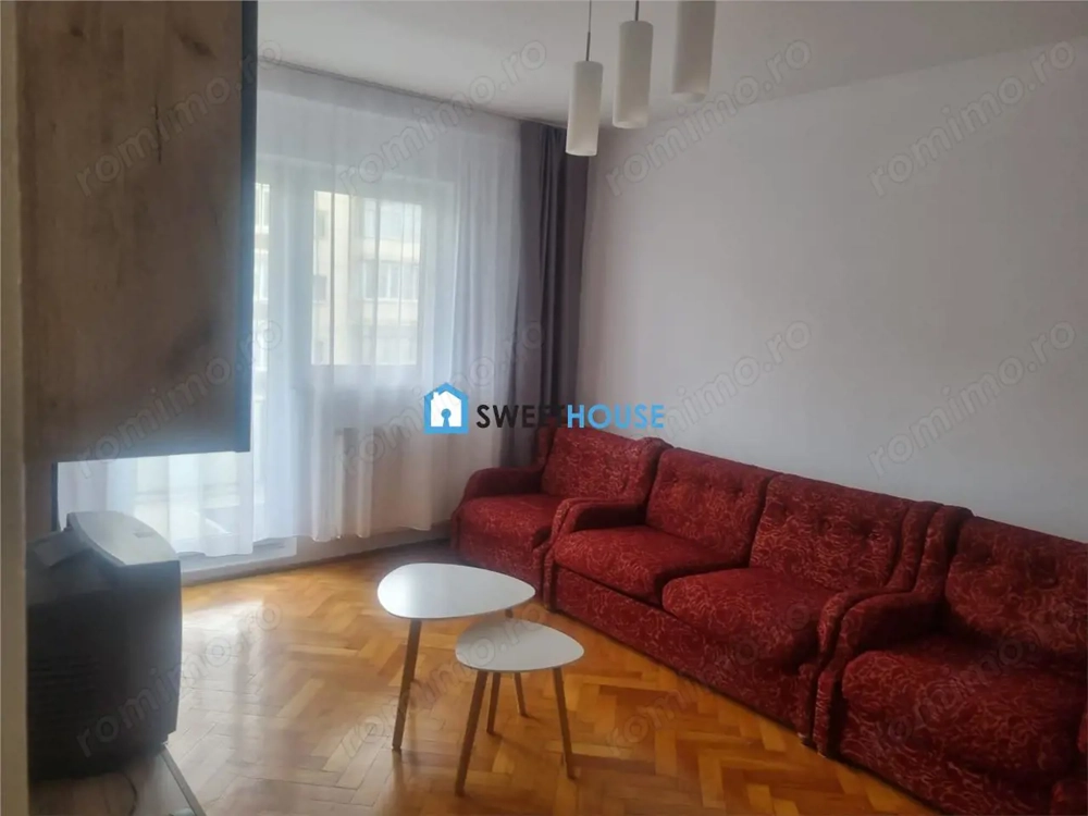 Apartament cu trei camere B-dul Unirii Apartament cu trei camere B-dul Unirii