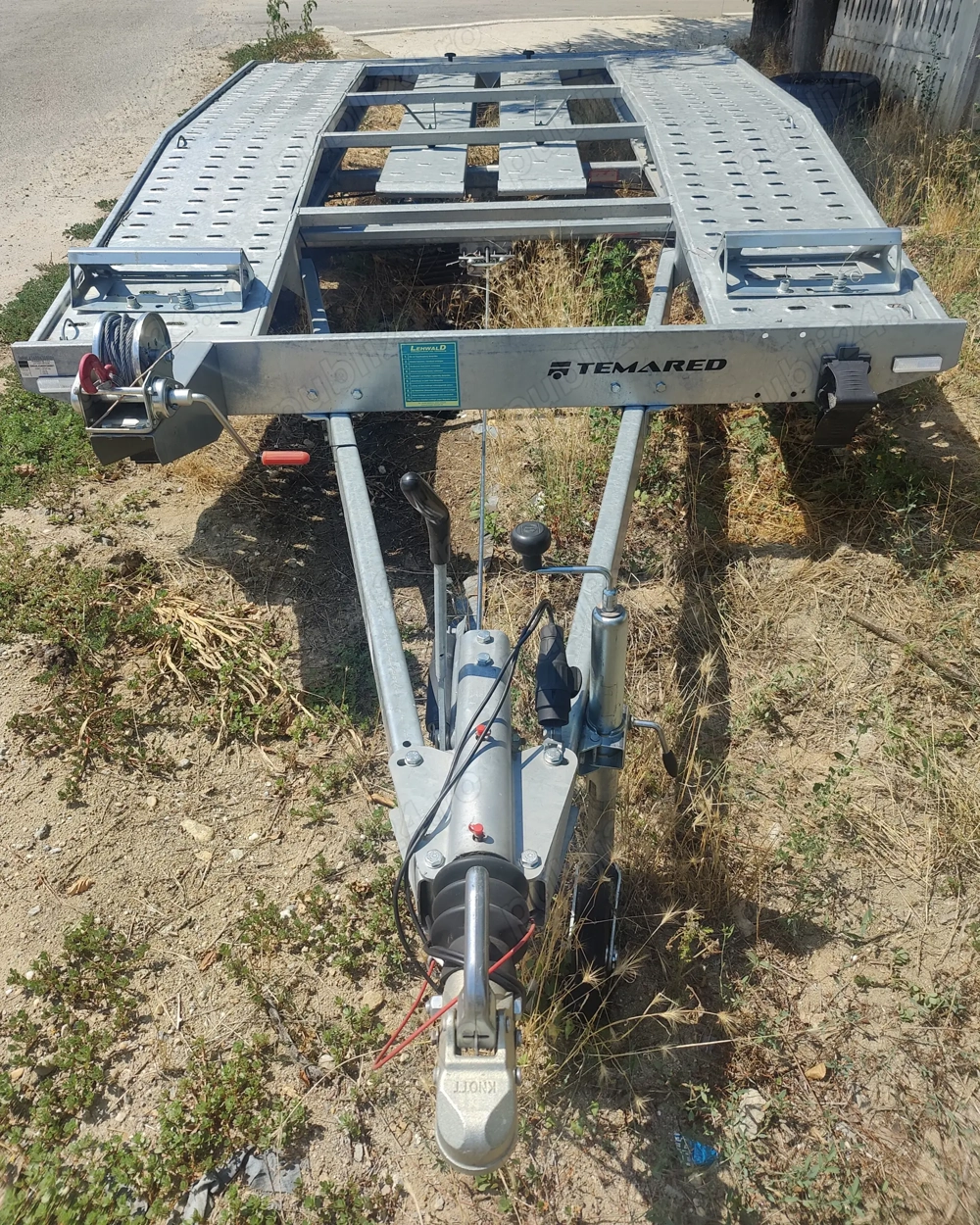 Platforma auto Temared 2.700 kg ca noua din 27.11.2023. Adusa din Germania, nefolosita in Romania. 