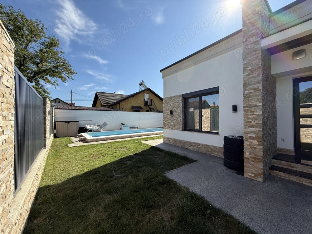 Casa cu piscina in Zavoi 