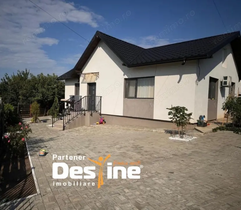 Casa PLAN PARTER, 75 mp + 500 mp TEREN , CIURBESTI